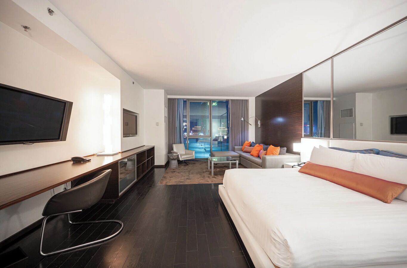 1 chambre, bureau, fer et planche à repasser, Wi-Fi gratuit