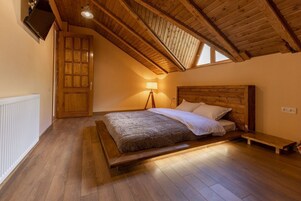 Luxury Double Room, Non Smoking, Mountain View | Premium bedding, individually furnished, soundproofing, free WiFi