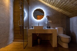 Shower, hair dryer, slippers, towels - GRAF KAZBEGI (Stepantsminda)