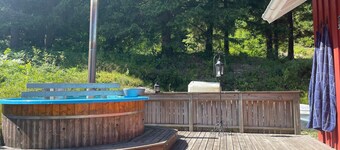 Secluded Forest Stay With Annex