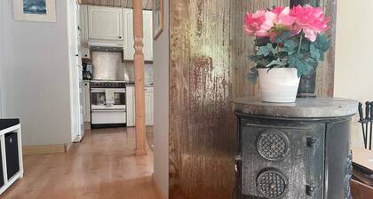 Secluded Forest Stay With Annex