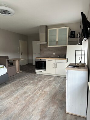 Studio | Private kitchen | Electric kettle, toaster - Haus Wijnen (Bad Bentheim)