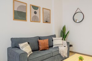 Smart TV - Bright Modern Studio in the Heart of Nairobi City! (Nairobi)