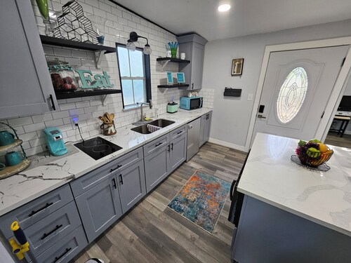 2026 Build!! A charming house for your relaxion. 12 mins from all major roads!