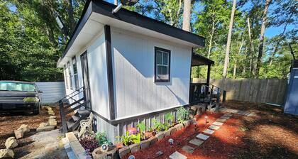 2025 Build!! A charming house for your relaxion. 12 mins from all major roads!