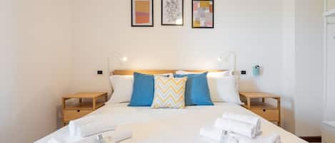 1 chambre, fer et planche à repasser, lit de bébé portatif, Wi-Fi