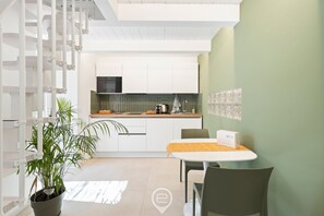 Microwave - 24 Via Giardini - Two-Level Studio in the Authentic Heart of Cagliari (Cagliari)