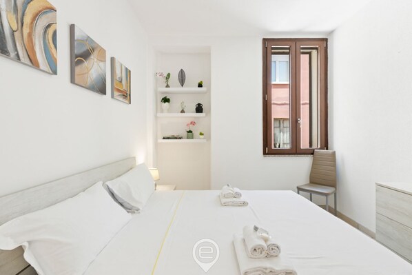 2 bedrooms, iron/ironing board