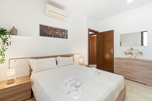 2 bedrooms, iron/ironing board