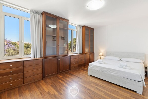 2 bedrooms, iron/ironing board