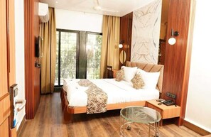 Classic Room | Desk, laptop workspace, free WiFi - HOTEL PADMAKRISHNA (Pune)