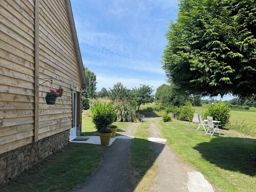 Charming 1-bedroom gite in delightful countryside hamlet with views