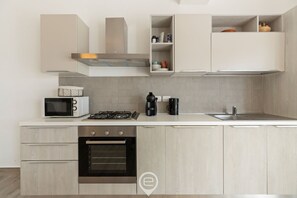 Kühlschrank, Geschirrspüler