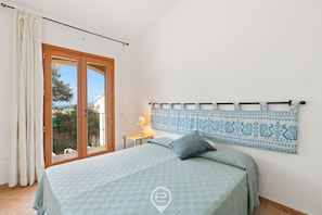 2 chambres, lit de bébé portatif