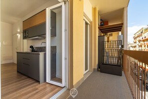 Jääkaappi, mikroaaltouuni