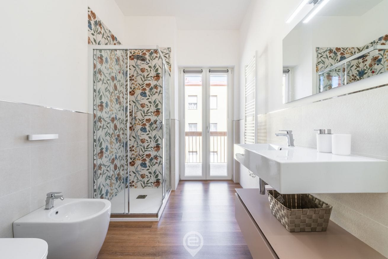 Dusche, Haartrockner, Bidet, Handtücher