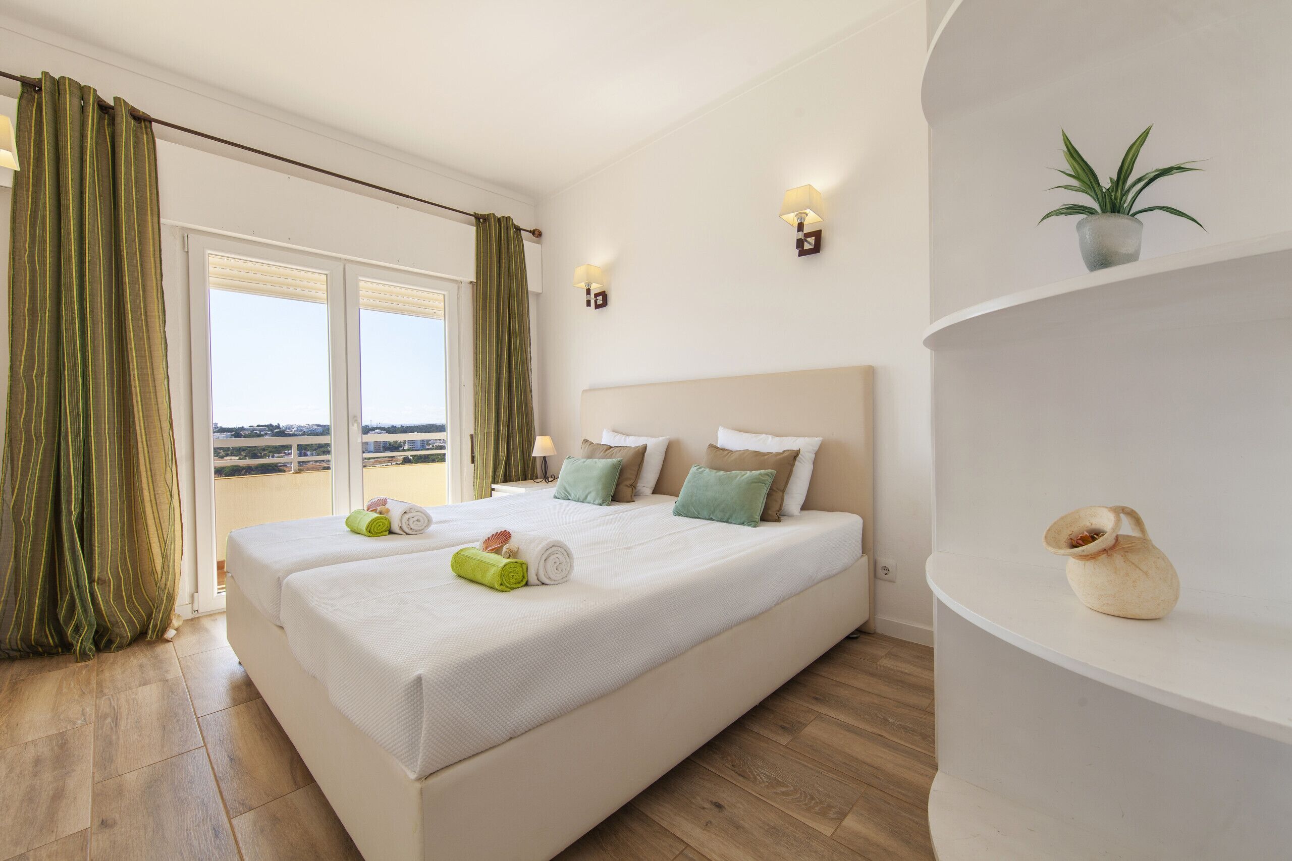 2 bedrooms, bed sheets