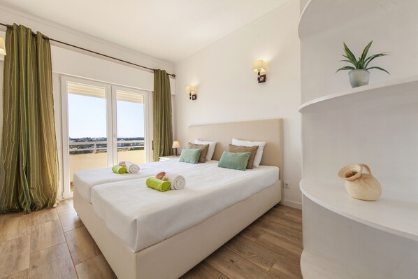 2 間臥室、床單