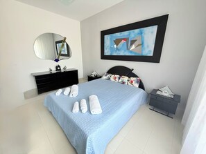 3 chambres, fer et planche à repasser, Wi-Fi gratuit, draps fournis
