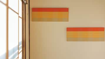 Firemannsrom – premier | Safe på rommet, blendingsgardiner og wi-fi (inkludert)