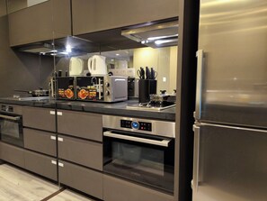 Studio | Free WiFi, bed sheets - Verve Suites OKR by Manhattan Group (Kuala Lumpur)