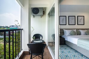 Superior Double Room, Balcony, Garden View | In-room safe, soundproofing, free WiFi - Ashreya Suites Tiruvanamalai (Tiruvannamalai)
