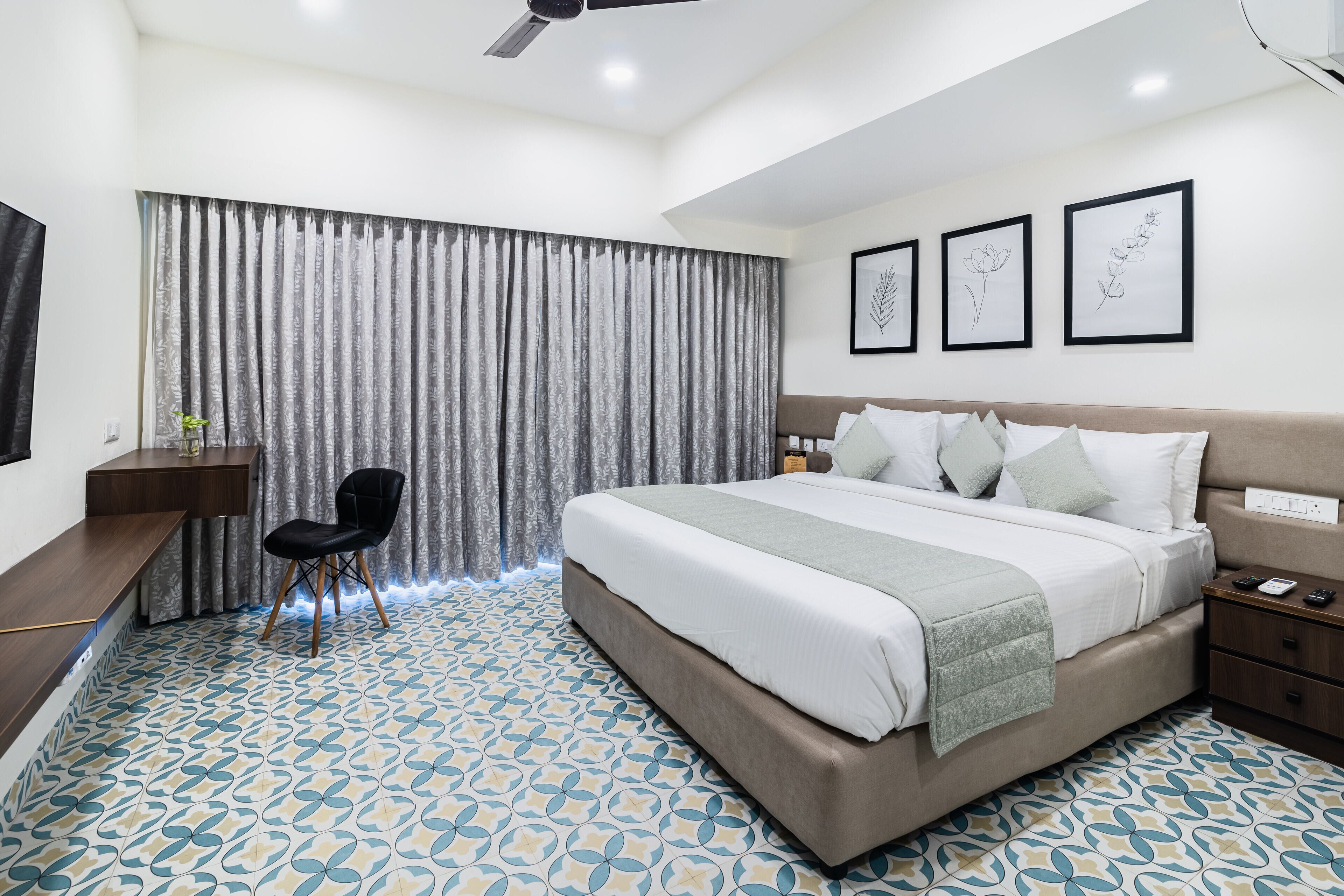 Superior Double Room, Balcony, Garden View | In-room safe, soundproofing, free WiFi