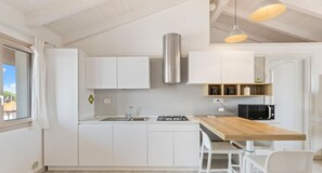 Fridge, microwave - Bike House - Torregrande (Torre Grande)