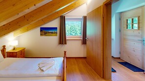 1 chambre, fer et planche à repasser, lit parapluie, Wi-Fi gratuit