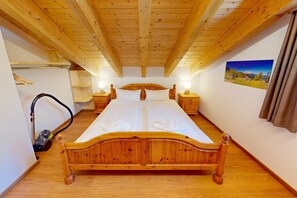 1 bedroom, iron/ironing board, travel crib, free WiFi