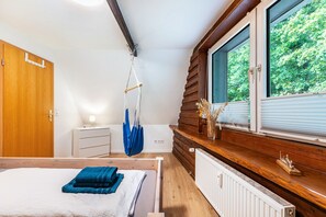 2 bedrooms, WiFi, bed sheets