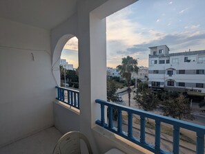 Property grounds - Bright apartment 2 steps from the beach - 2 bedrooms, 90m². (nabeul)