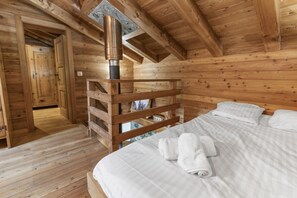 Bügeleisen/Bügelbrett, Reisekinderbett, WLAN, Bettwäsche