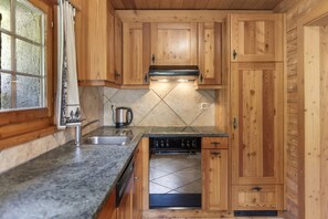 Refrigerador, microondas, horno y lavavajillas 