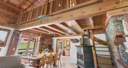 Chalet Arolla 8 pers : vue, nature & parking privé
