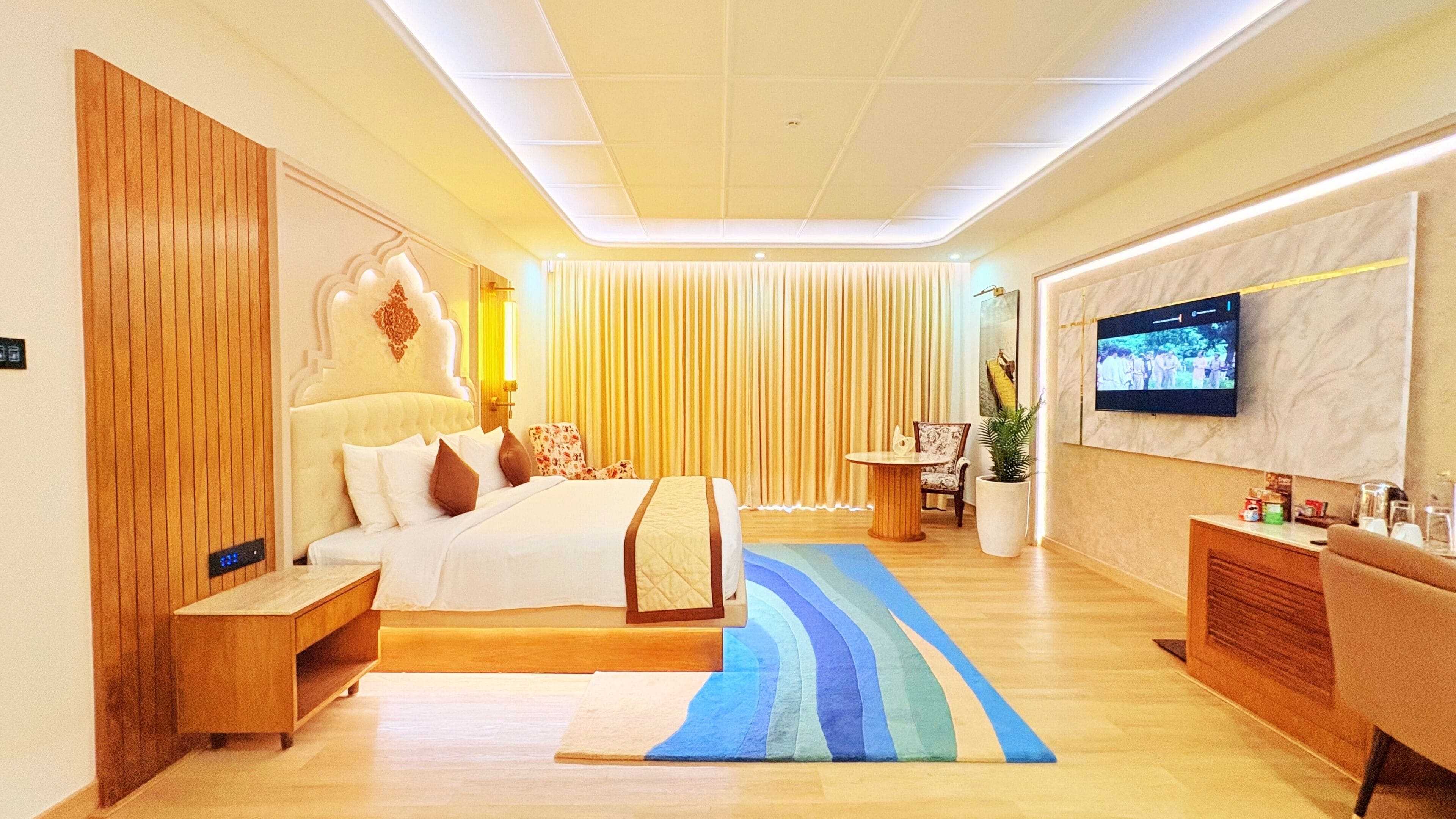 Suite – deluxe, 1 queensize-seng, balkong, strandutsikt | Sengetøy av topp kvalitet, memory foam-senger og safe på rommet