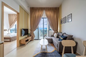 Superior Apartment, 1 Bedroom, Balcony, City View | Living area | 35-inch TV with cable channels - The Colony and the Luxe Infinity Pool (Kuala Lumpur)