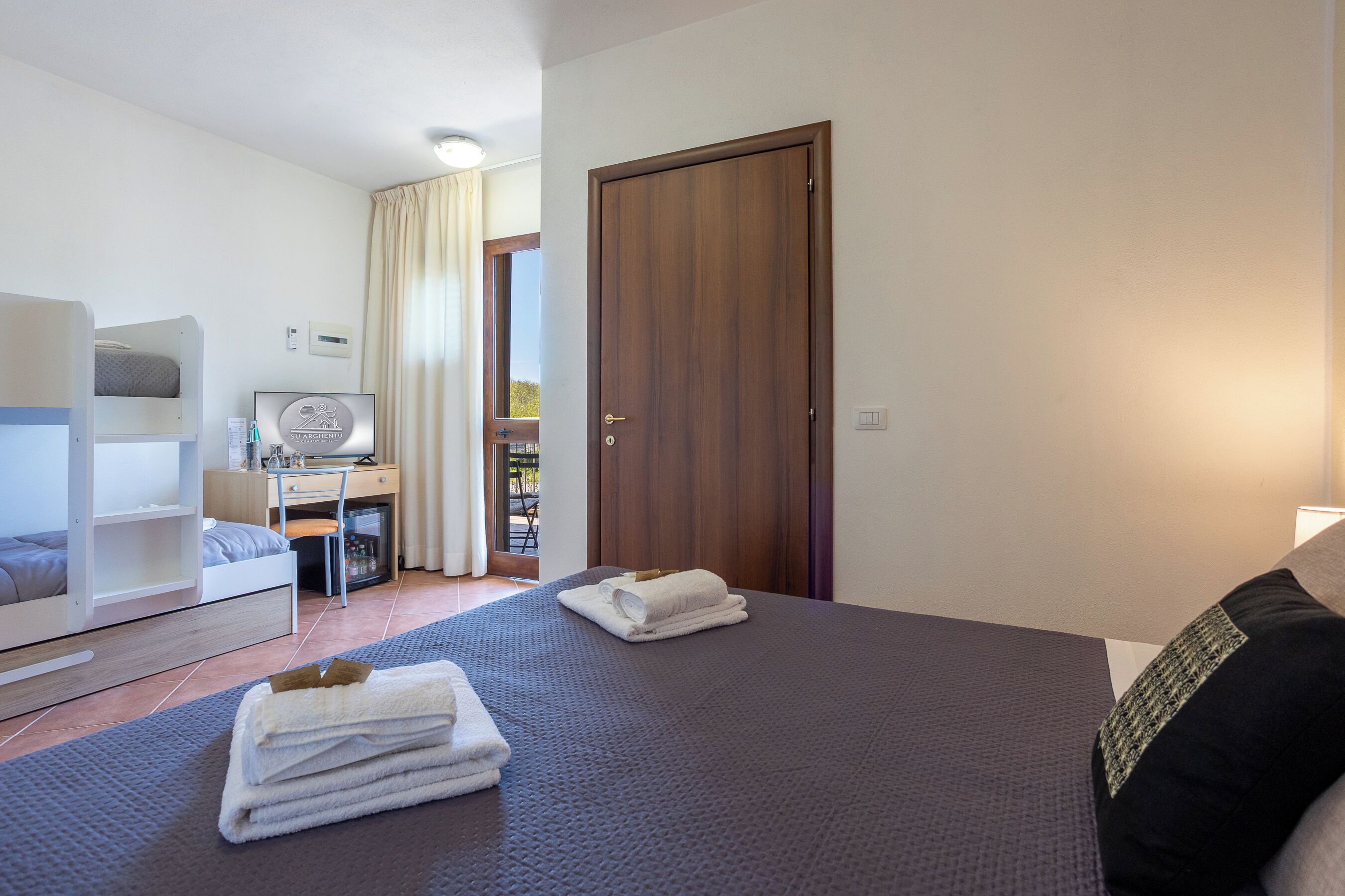 Classic-Vierbettzimmer, Mehrere Betten, Klimaanlage, Bergblick