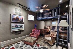 TV - Historic Sayles Ranch- Pool and Amazing Decor! (Abilene)