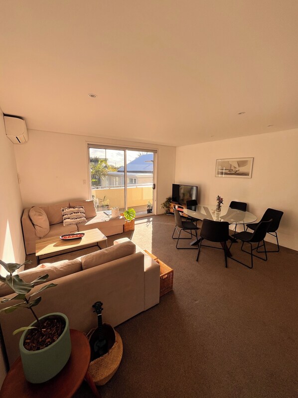 Smart TV - Freshwater - spacious private room (Queenscliff)