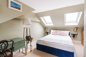 1 chambre, fer et planche à repasser, Wi-Fi, literie fournie