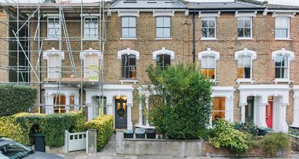 Private Comfortable Loft Apt in Superb Period Home 5 mins walk to Finsbury Park