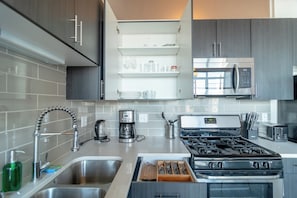 Fridge, microwave, oven, stovetop