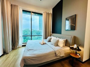 Superior Apartment, 2 Bedrooms, Balcony, City View | Desk, laptop workspace, free WiFi, bed sheets