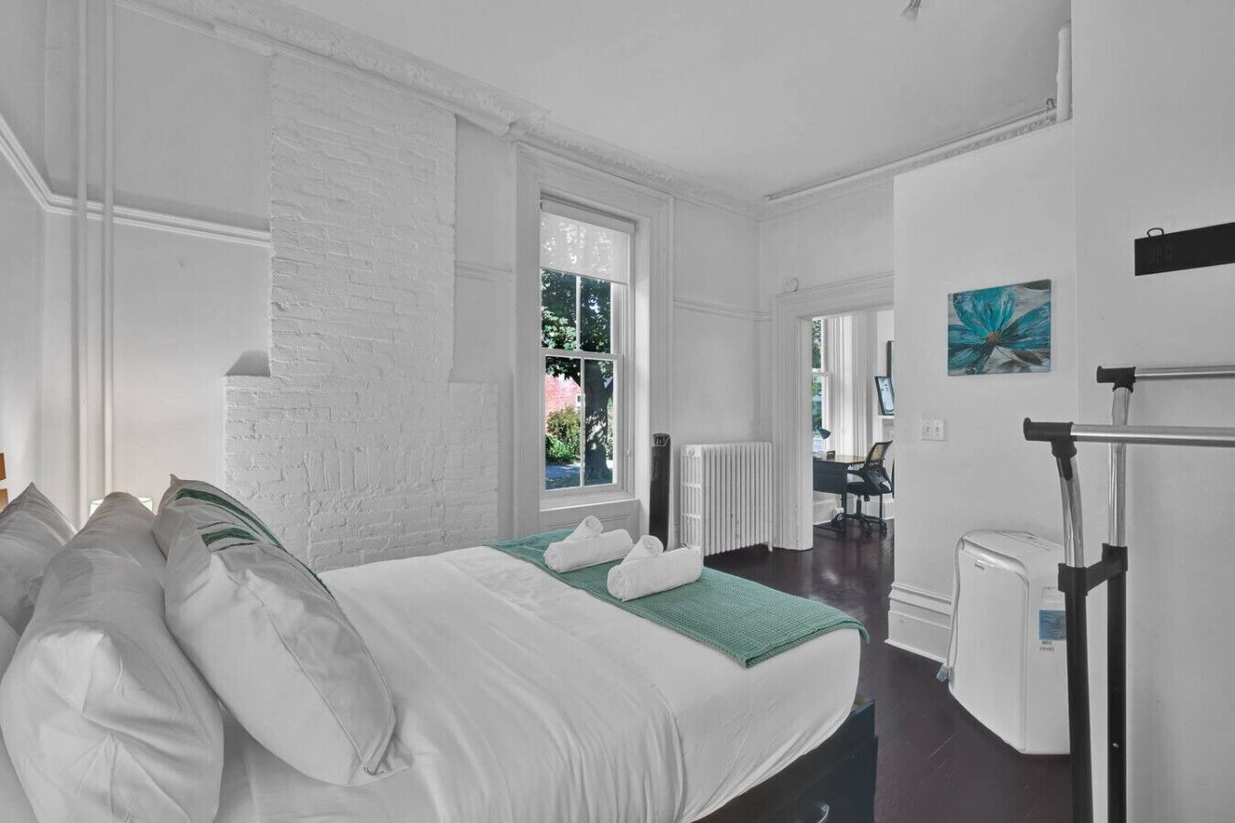 1 chambre, bureau, fer et planche à repasser, Wi-Fi