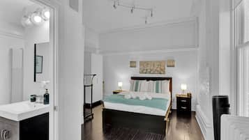 1 bedroom, desk, iron/ironing board, WiFi