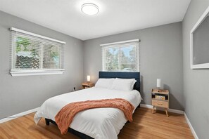 3 bedrooms, iron/ironing board, free WiFi, bed sheets