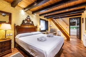 7 bedrooms, in-room safe, iron/ironing board, WiFi