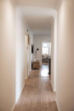 Interior - Sandy Feet Retreat Su (Peterborough)