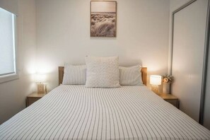 5 室のベッドルーム、WiFi、ベッドシーツ